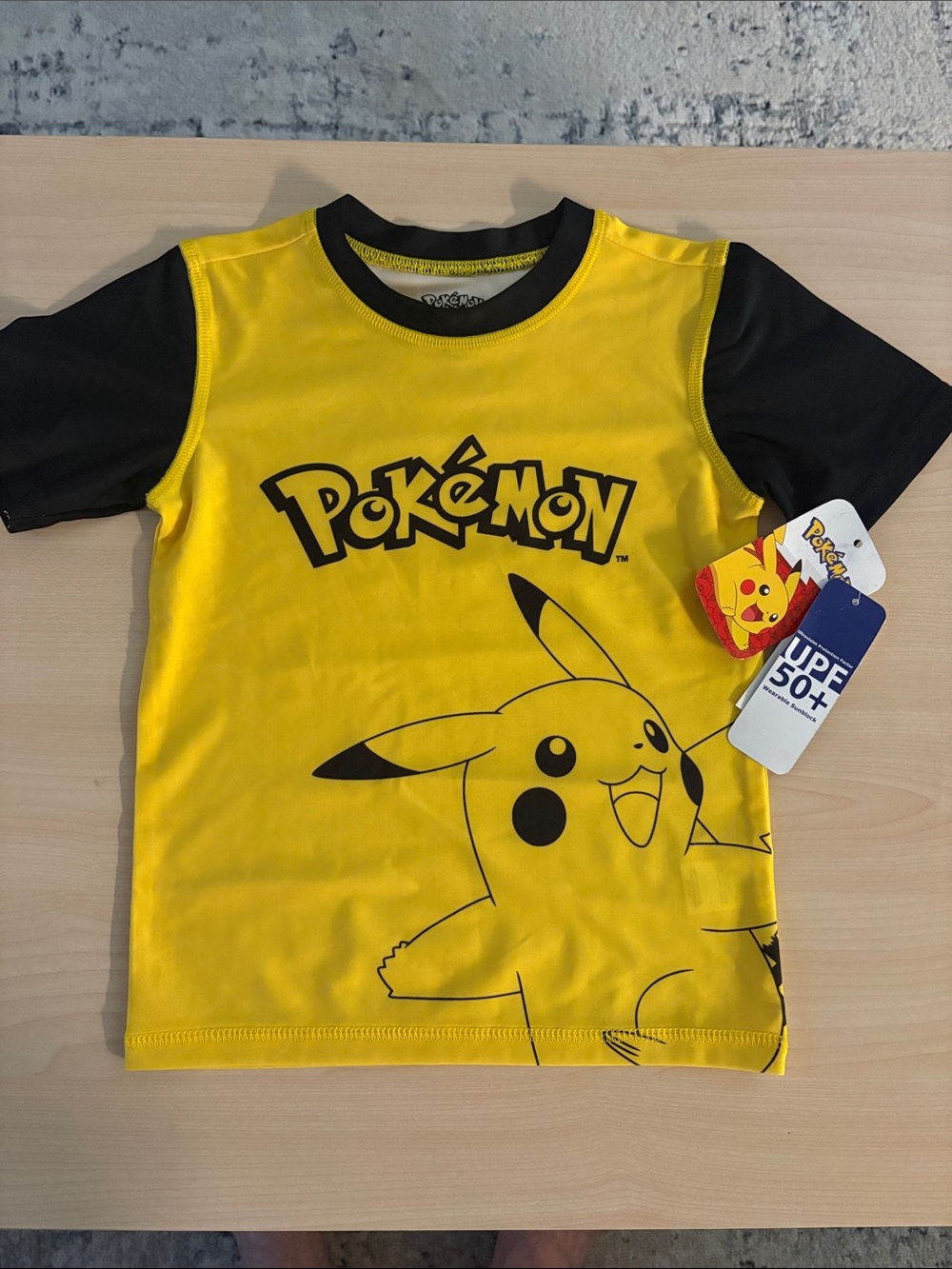 Pokémon Pikachu Kids Short Sleeve Shirt Rash Guard Top Size XS UPF 50 NWT